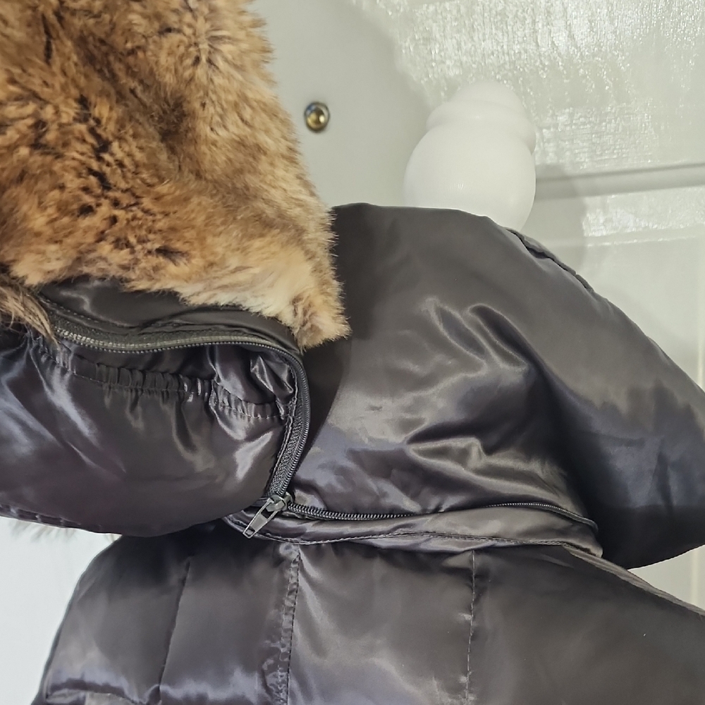 Laundry By Shelli Segal Dark Puffer Jacket with Faux Fur Trim - Picture 8 of 14